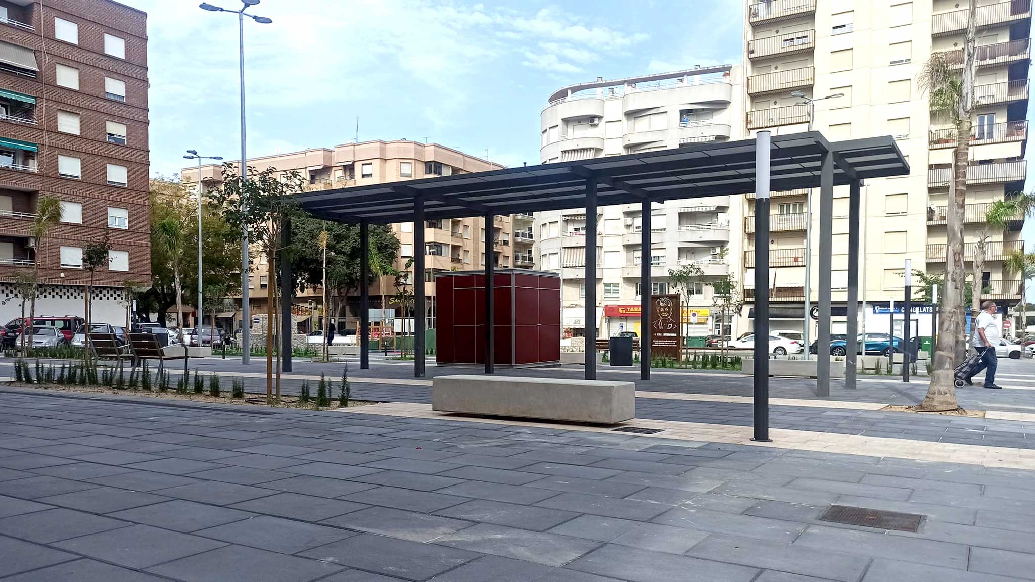 REMODELACIÓN DE LA PLAZA URBABA EN LA AVDA. DE VALENCIA, OLIVA | VALENCIA